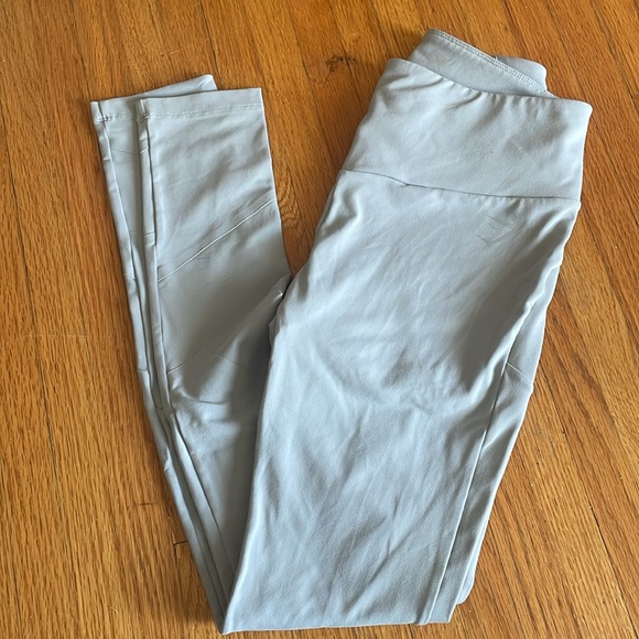 Gymshark Light Gray Leggings- Medium - Picture 1 of 8